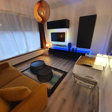Cosy Corner In Quiet Suburb - All Cars Allowed Antwerp Exterior photo